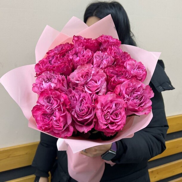 Букет цветов 15 пионовидных роз за 8500₽ с доставкой в Москве от Balloons_flowers_moscow на Flawery