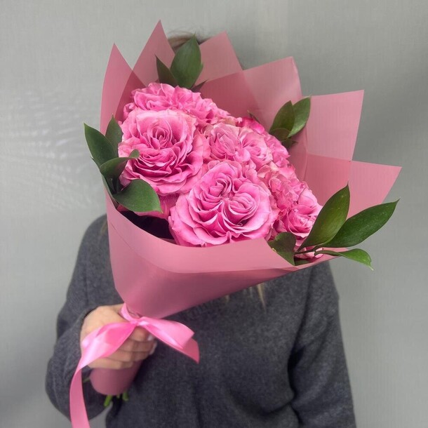 Букет цветов Пионовидные розы 7 штук за 3500₽ с доставкой в Москве от Balloons_flowers_moscow на Flawery
