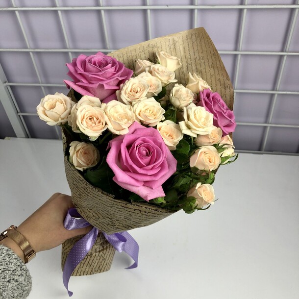 Букет цветов Розочка за 3000₽ с доставкой в Якутске от "Мир цветов" на Flawery