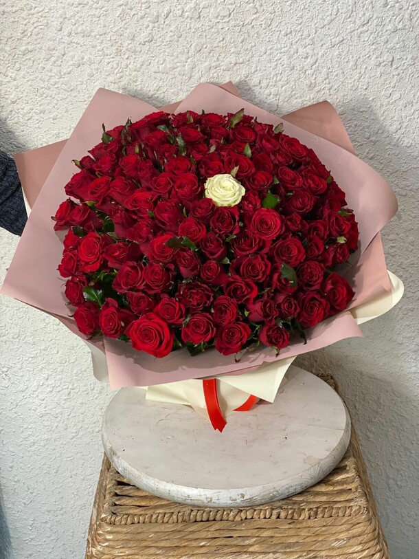 Букет цветов Жемчужина за 43817₽ с доставкой в Москве от Цветочки на Flawery
