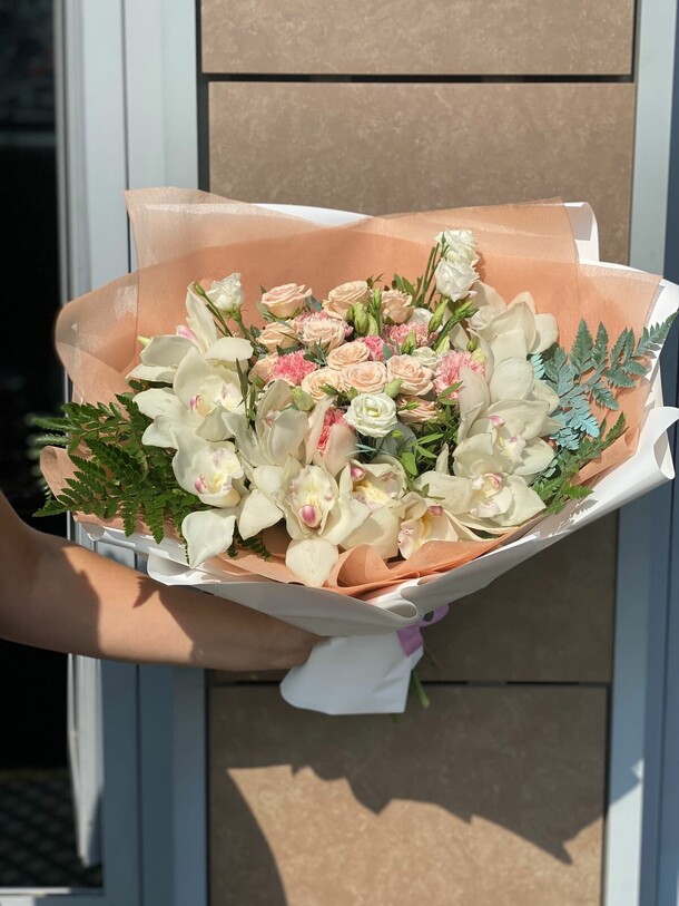Букет из орхидей за 53207₽ с доставкой в Москве от Цветочки на Flawery