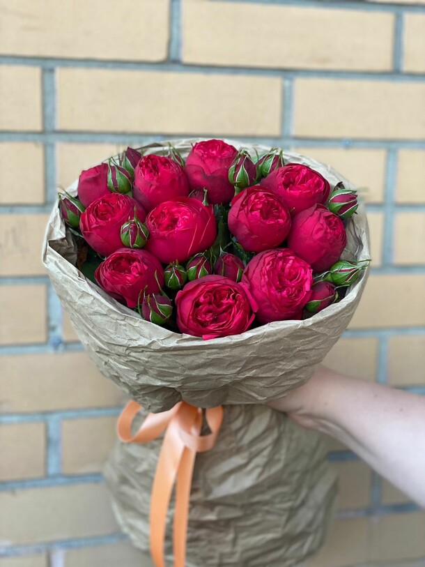 Букет "рэд пиано" за 15624₽ с доставкой в Москве от Цветочки на Flawery