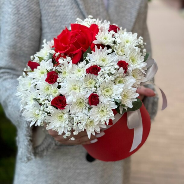 Букет цветов Алый закат за 6845₽ с доставкой в Москве от Цветочки на Flawery