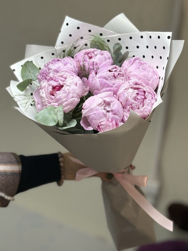 Букет "пионы в горошке" за 7505₽ с доставкой в Москве от Цветочки на Flawery