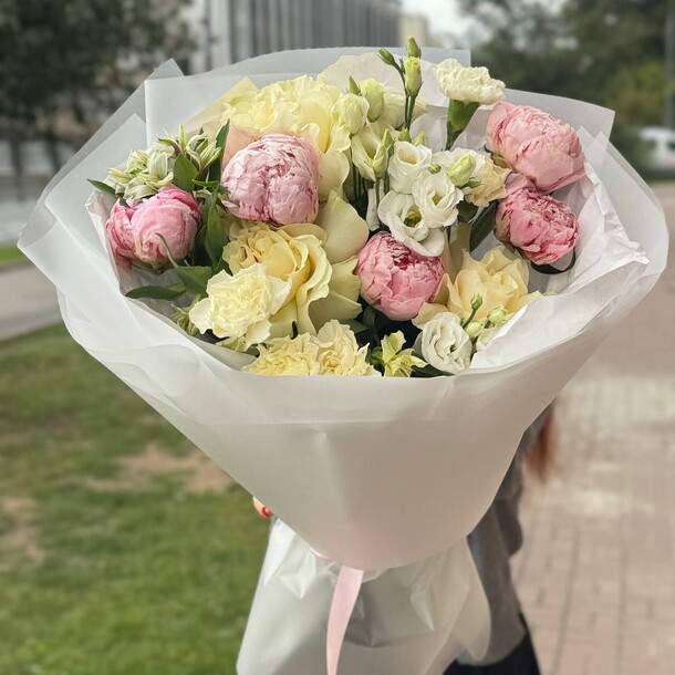 Букет цветов «лёгкость» за 9900₽ с доставкой в Москве от Цветочки на Flawery