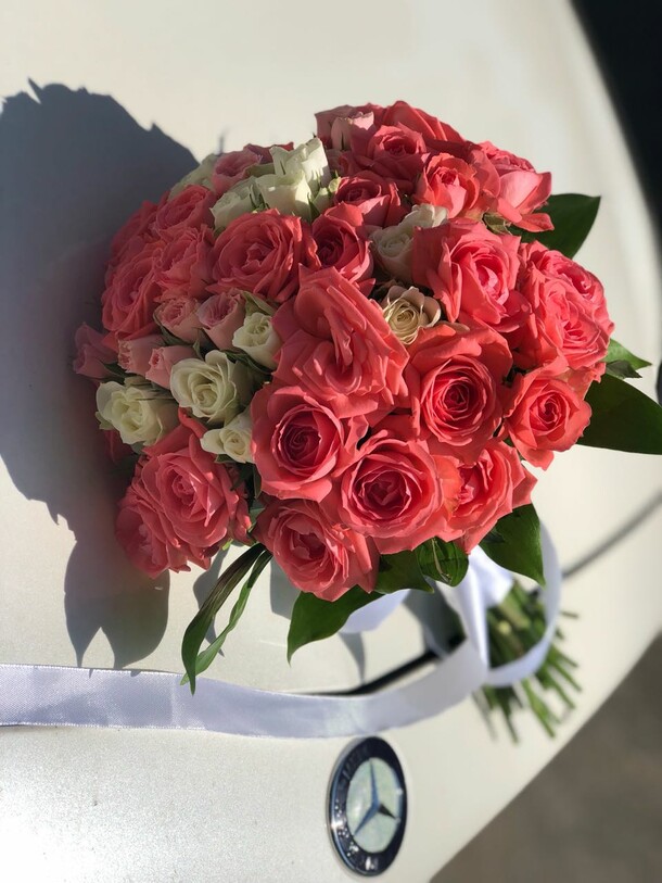 Мини букет из кустовой розы, артикул F38876 - 53378 рублей, доставка по ...