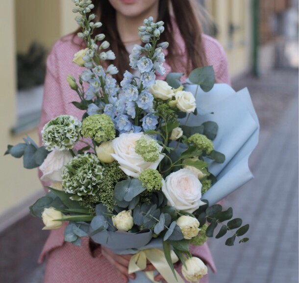 Букет цветов Космос за 32960₽ с доставкой в Москве от Цветочки на Flawery