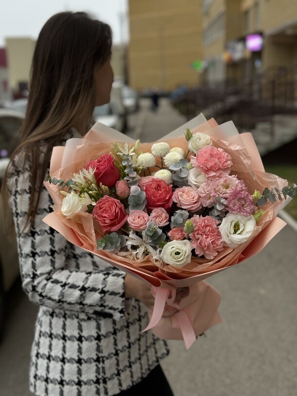 Букет цветов Нежное послание за 7990₽ с доставкой в Москве от ПолеСад на Flawery