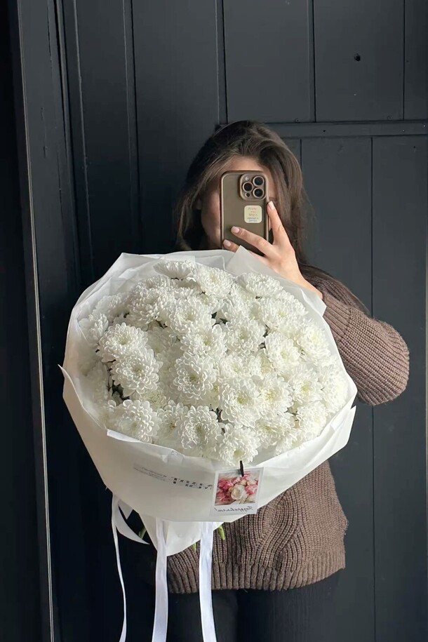 Букет цветов Облако хризантем за 4500₽ с доставкой в Москве от ПолеСад на Flawery