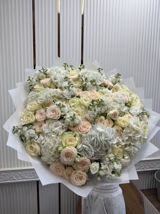 Букет реали за 25600₽ с доставкой в Москве от FLORI PACCO на Flawery