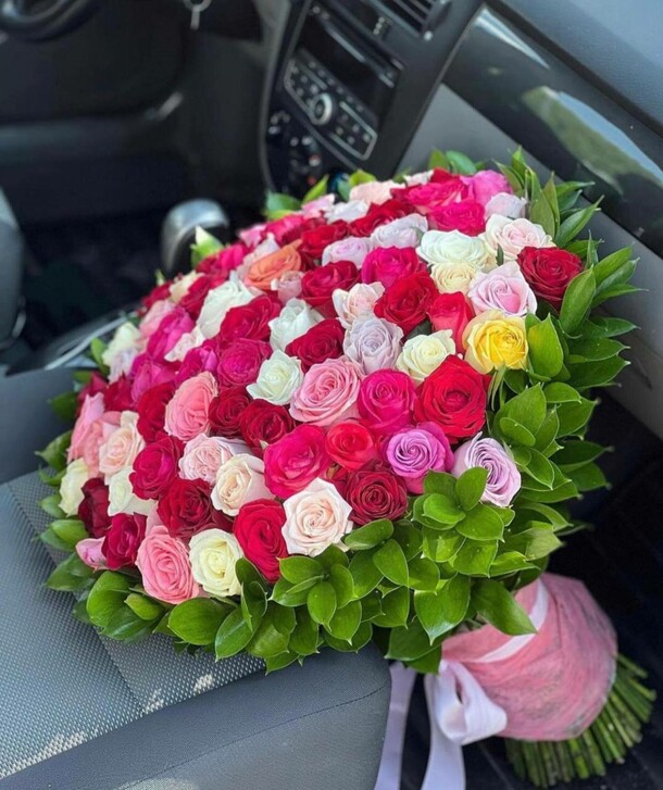 Букет из 101 розы за 23990₽ с доставкой в Москве от Цветы радости на Flawery