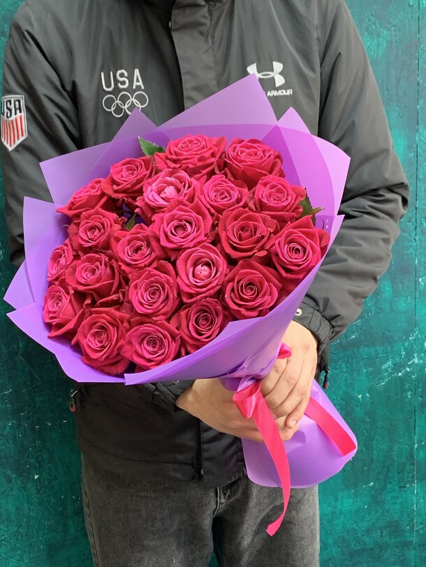 Букет цветов Роза 21 за 3999₽ с доставкой в Москве от Rozamir на Flawery