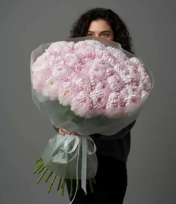 Букет из 21 хризантем за 11340₽ с доставкой в Москве от Redrose Красная роза на Flawery
