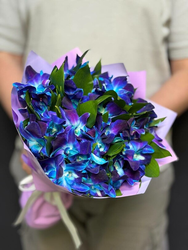 Букет из 25 орхидеи за 5100₽ с доставкой в Москве от Redrose Красная роза на Flawery