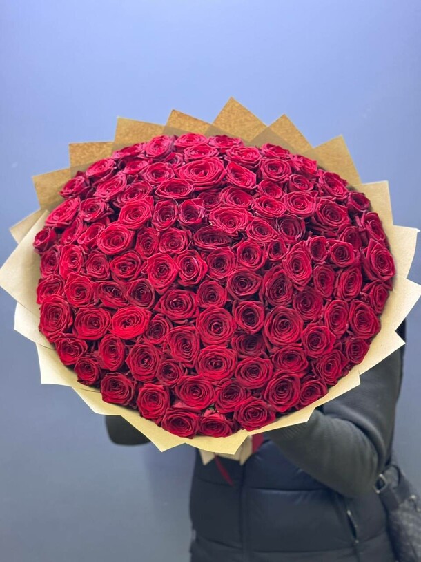 Букет из 101 красных роз за 15340₽ с доставкой в Москве от Redrose Красная роза на Flawery