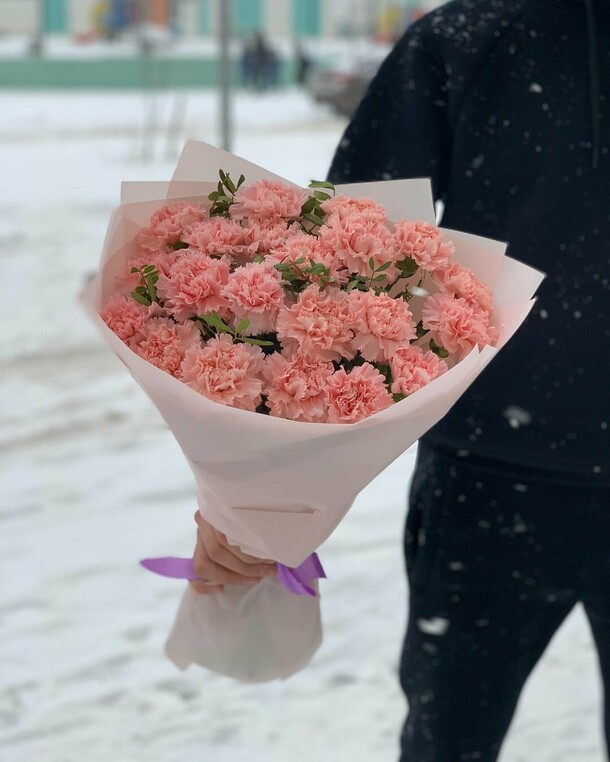 Букет гвоздика 25, артикул F1169066 - 7333 рублей, доставка по городу. Flawery - доставка цветов
