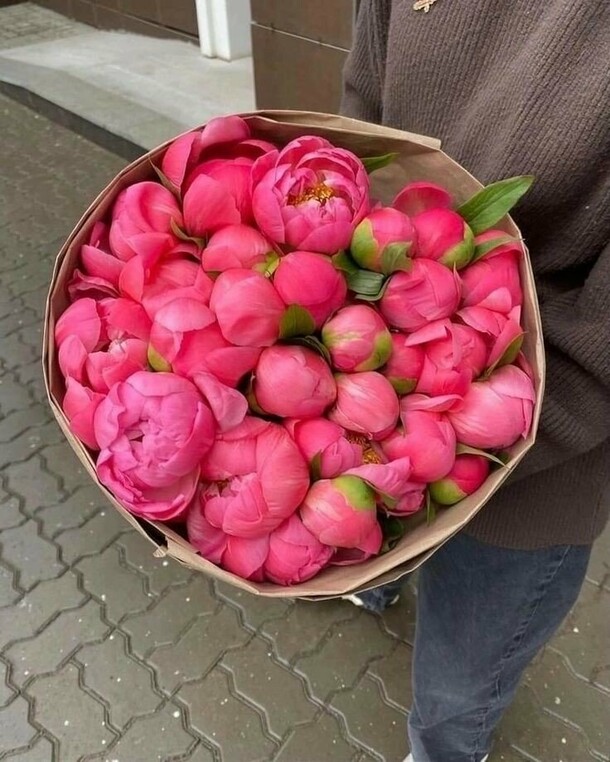 Кусок пиона, артикул F1203661 - 21779 рублей, доставка по городу. Flawery - доставка цветов