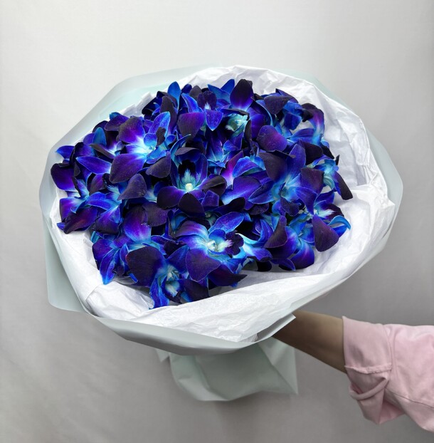 Букет из орхидей космос за 4150₽ с доставкой в Москве от 51pion.Ru на Flawery