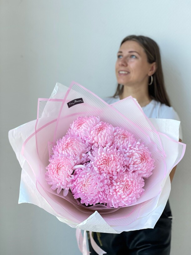 Букет сезонных хризантем за 6790₽ с доставкой в Москве от Eva Flowers на Flawery