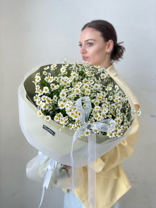 Букет цветов Ромашковое поле🤍 за 3650₽ с доставкой в Москве от Eva Flowers на Flawery