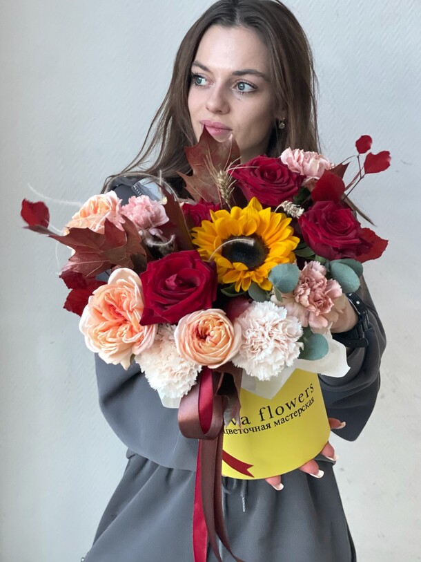Букет цветов Осень в городе за 4990₽ с доставкой в Москве от Eva Flowers на Flawery