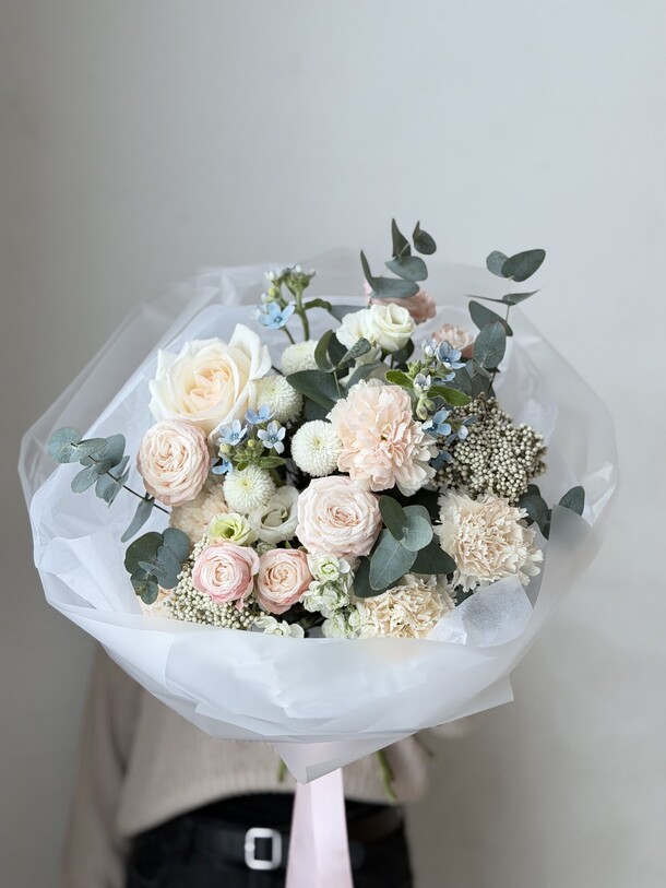 Букет цветов Воздушный букет за 7340₽ с доставкой в Москве от Family Flowers на Flawery