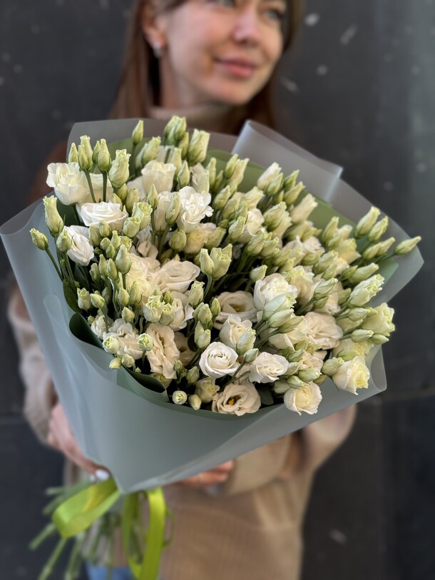 Букет из эустомы за 8000₽ с доставкой в Москве от VIRGO FLOWERS на Flawery