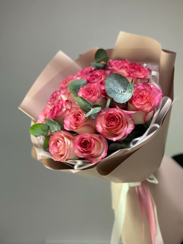 Букет из роз 💕 за 5700₽ с доставкой в Крымск от Праздник в Шоколаде на Flawery