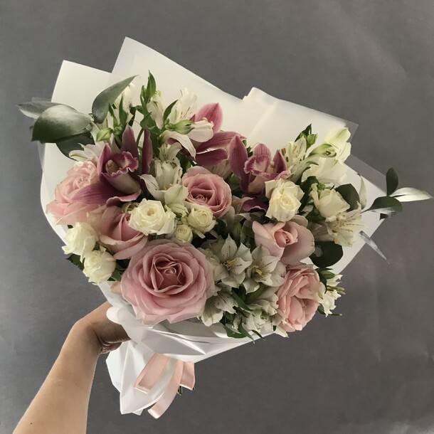 Букет розана за 5390₽ с доставкой в Москве от Flowers Mafia на Flawery