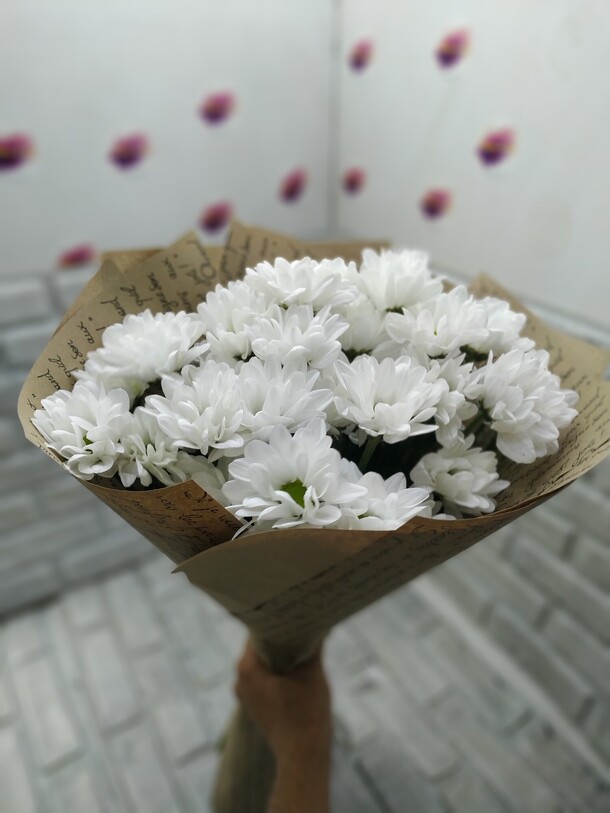 Букет из хризантем за 3490₽ с доставкой в Москве от Mary Flowers на Flawery