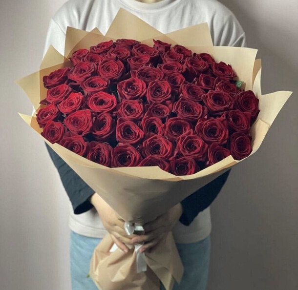 Букет цветов 51 красная роза за 13428₽ с доставкой в Москве от Mary Flowers на Flawery