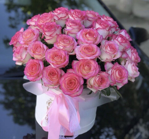 Букет цветов Розы в коробке за 12351₽ с доставкой в Москве от Mary Flowers на Flawery