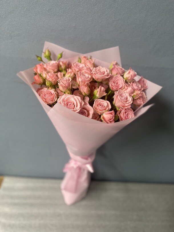 Букет цветов Кустовая роза «нежность» за 10409₽ с доставкой в Москве от Mary Flowers на Flawery