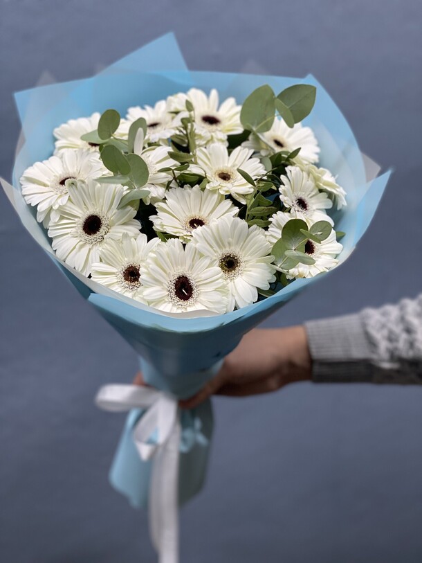 Букет мини гербер за 9500₽ с доставкой в Москве от Mary Flowers на Flawery