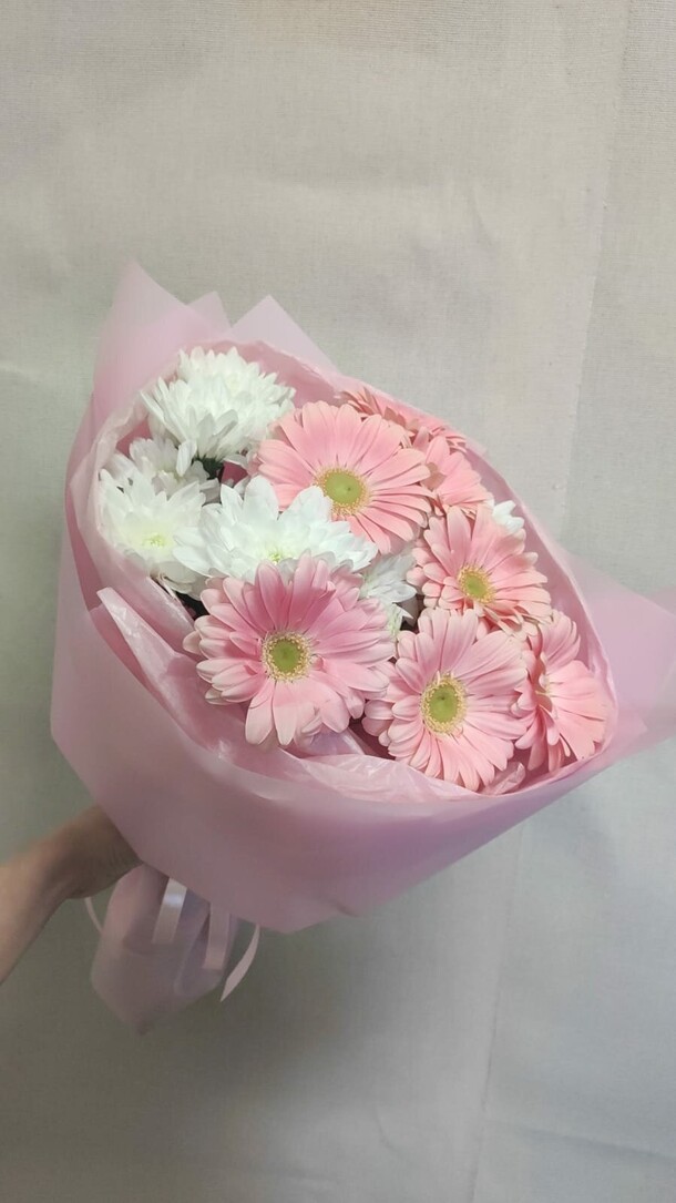 Букет "малиновый чизкейк" за 3450₽ с доставкой в Москве от GiveFlowers на Flawery