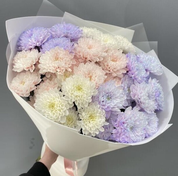 Букет из хризантемы «радостное лето» за 5000₽ с доставкой в Москве от Muza Flowers на Flawery