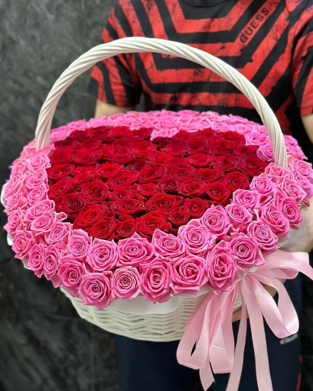 Букет цветов Роза в корзине сердца за 46123₽ с доставкой в Москве от LILI FLOWERS на Flawery