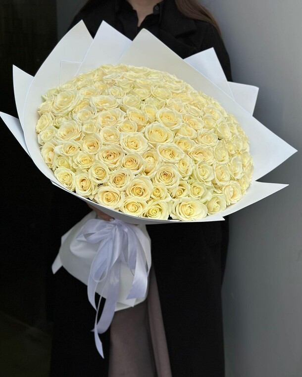 Букет цветов Роза белая 101 шт за 45713₽ с доставкой в Москве от LILI FLOWERS на Flawery