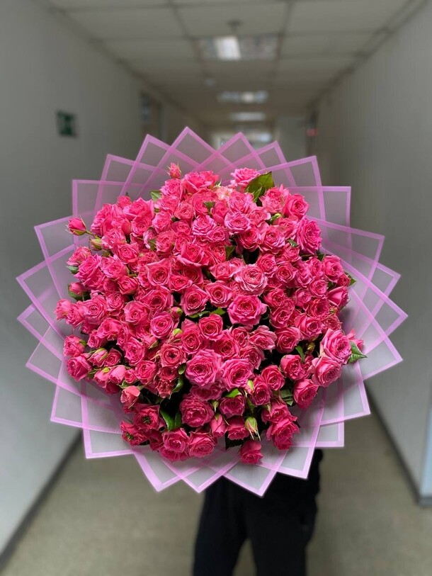Букет цветов Кустовые розы за 51479₽ с доставкой в Москве от LILI FLOWERS на Flawery