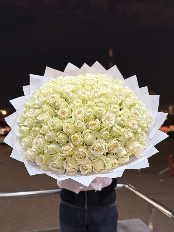 Букет цветов 101 роза белая за 43218₽ с доставкой в Москве от LILI FLOWERS на Flawery