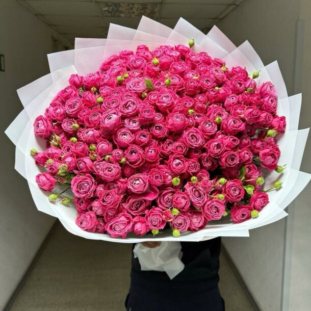 Букет из кустовых роз пионовидных за 63427₽ с доставкой в Москве от LILI FLOWERS на Flawery