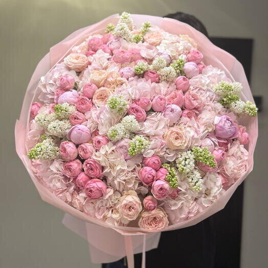 Букет цветов Авторский букет за 79740₽ с доставкой в Москве от LILI FLOWERS на Flawery
