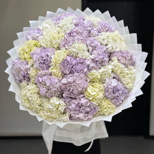 Букет цветов Гортензия микс за 45740₽ с доставкой в Москве от LILI FLOWERS на Flawery