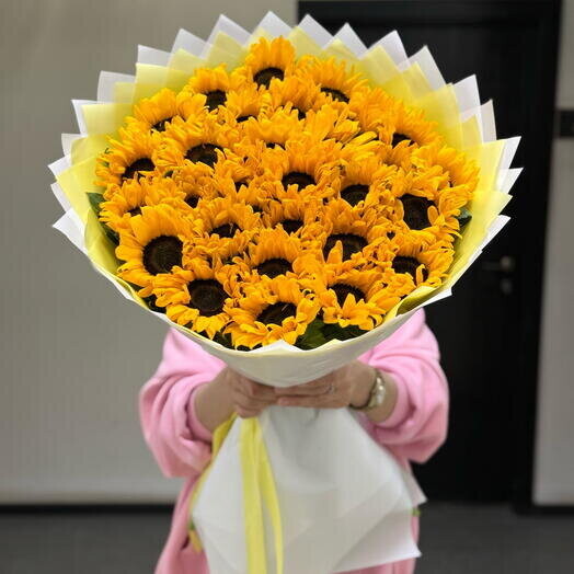 Букет цветов Подсолнух за 40646₽ с доставкой в Москве от LILI FLOWERS на Flawery
