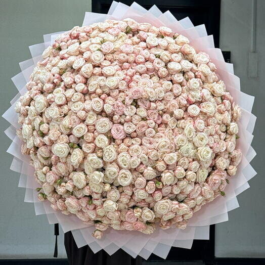 Букет из 151 кустовой розы пионовидной за 188727₽ с доставкой в Москве от LILI FLOWERS на Flawery