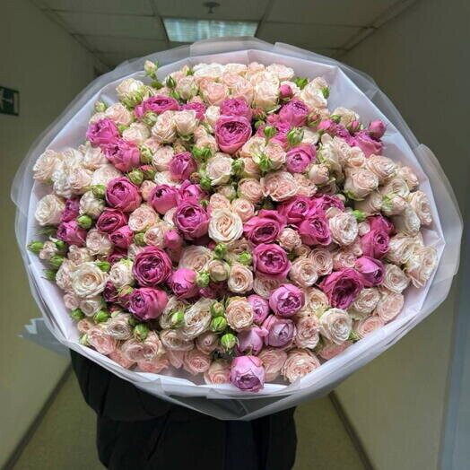 Букет из кустовой розы пионовидной за 69027₽ с доставкой в Москве от LILI FLOWERS на Flawery