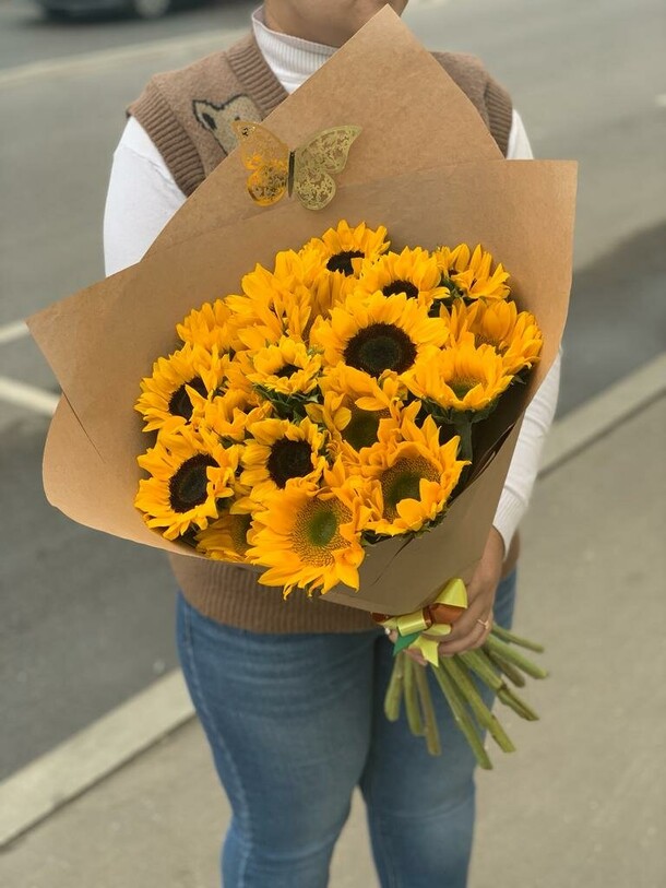 Букет цветов Подсолнух за 10298₽ с доставкой в Москве от GOLDEN ROSE на Flawery
