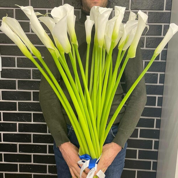 Букет из 25 калл за 12490₽ с доставкой в Коломна от Цветы и подарки ТРЦ Рио на Flawery