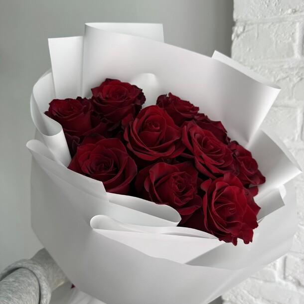 Букет из 9 высоких роз эксплорер за 4900₽ с доставкой в Москве от Ur Home Things на Flawery