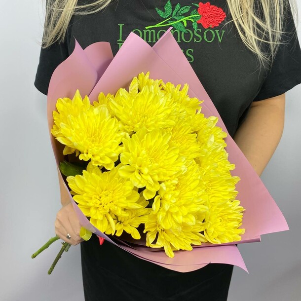 Букет из желтых хризантем за 2790₽ с доставкой в Москве от Lomonosov Flowers на Flawery